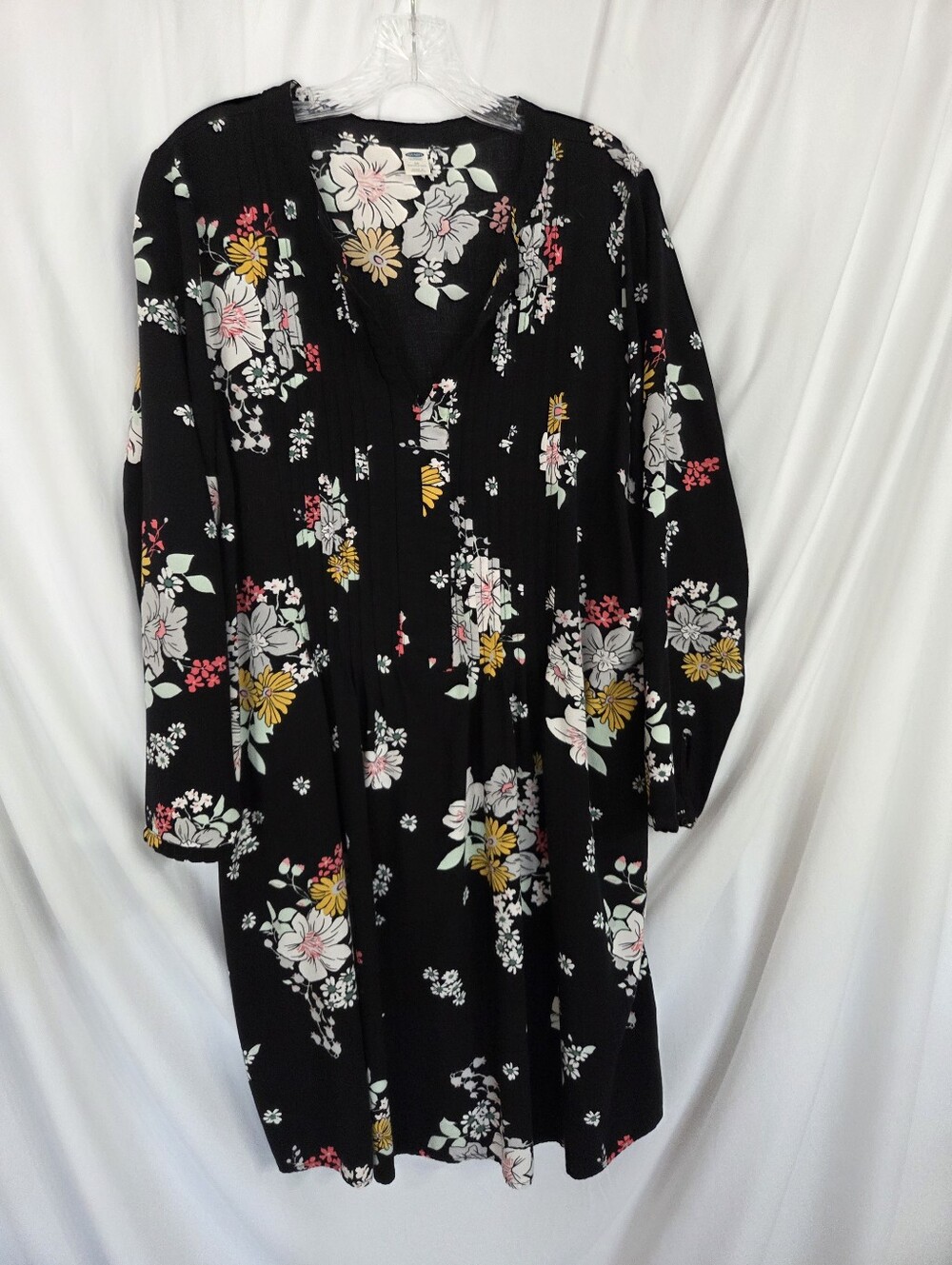 Old Navy Black Floral V-Neck Pop Over with Pink & Yellow Dress Accents Size 2X